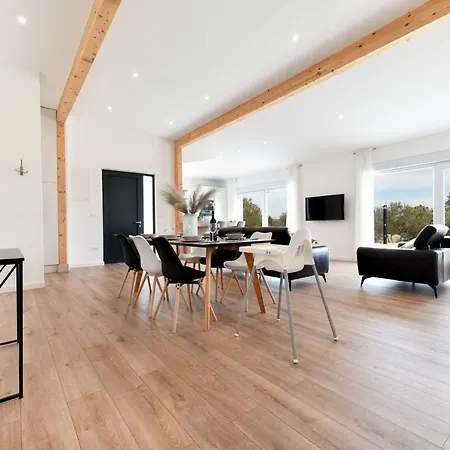 Wonderful House Bruno With Pool Zára