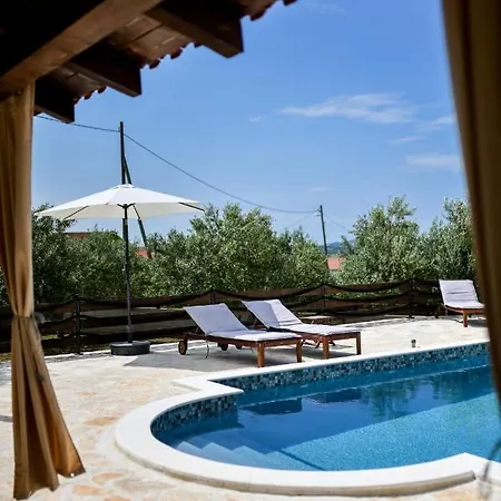 Wonderful House Bruno With Heated Pool Villa *