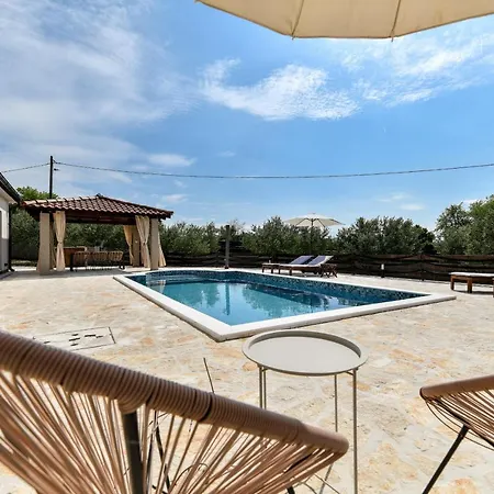 Villa Wonderful House Bruno With Heated Pool