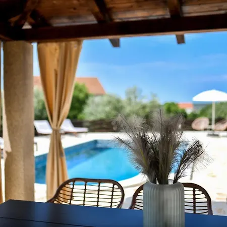 Wonderful House Bruno With Heated Pool Villa