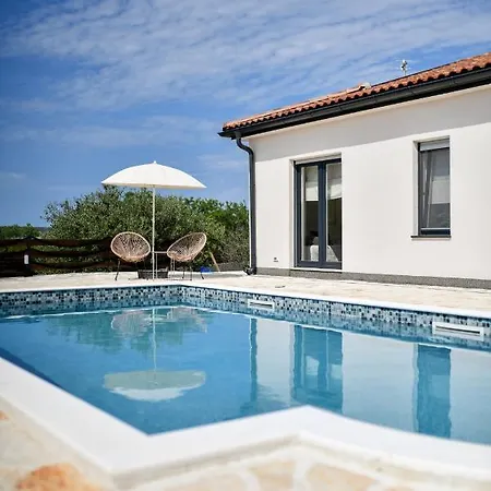 Wonderful House Bruno With Heated Pool Villa *