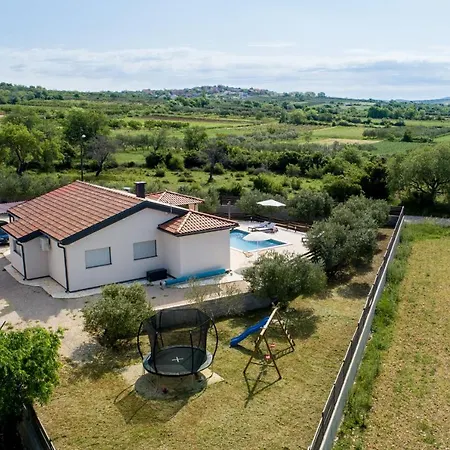Wonderful House Bruno With Heated Pool