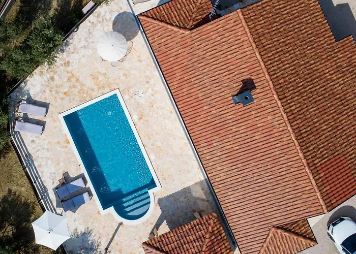 Wonderful House Bruno With Pool Zara