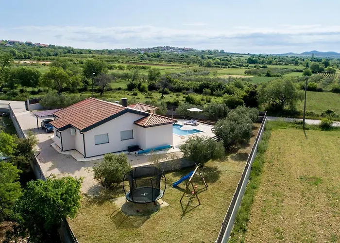 Wonderful House Bruno With Pool